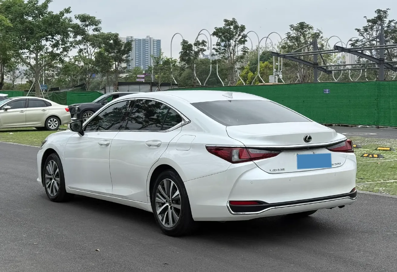 2020 Lexus ES 2.0L 173HP L4 CVT,autocango,china used car exporter,china ev exporter,chinese used car exporter,chinese used ev exporter
