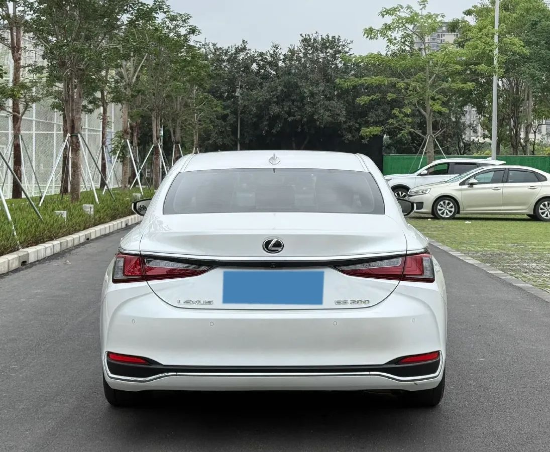 2020 Lexus ES 2.0L 173HP L4 CVT,autocango,china used car exporter,china ev exporter,chinese used car exporter,chinese used ev exporter