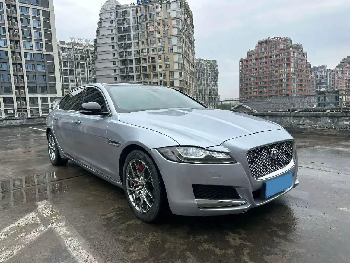 2018 Jaguar XF 2.0T 250HP L4 8AT,autocango,china used car exporter,china ev exporter,chinese used car exporter,chinese used ev exporter