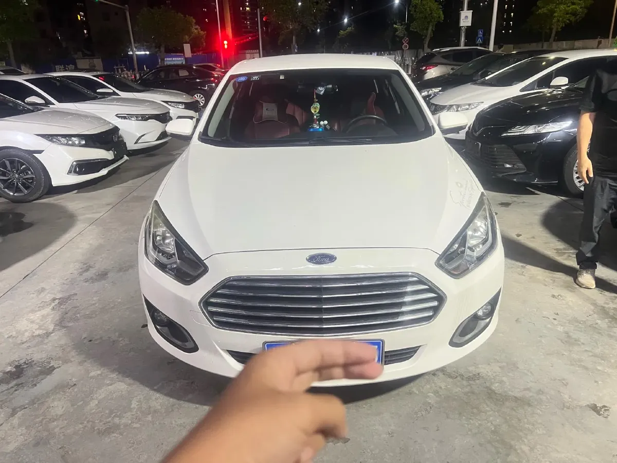 2019 Ford Escort 1.5L 122HP L3 6AT,autocango,china used car exporter,china ev exporter,chinese used car exporter,chinese used ev exporter