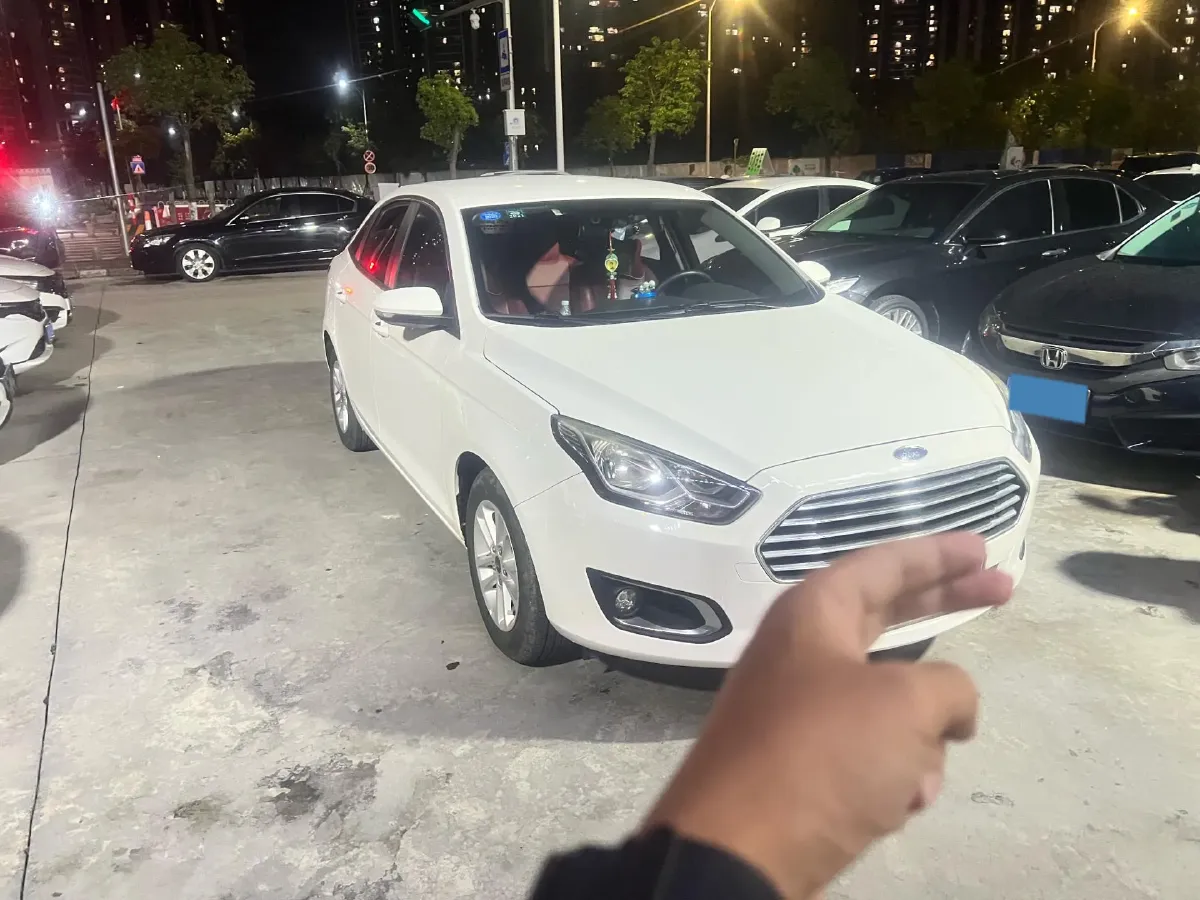 2019 Ford Escort 1.5L 122HP L3 6AT,autocango,china used car exporter,china ev exporter,chinese used car exporter,chinese used ev exporter