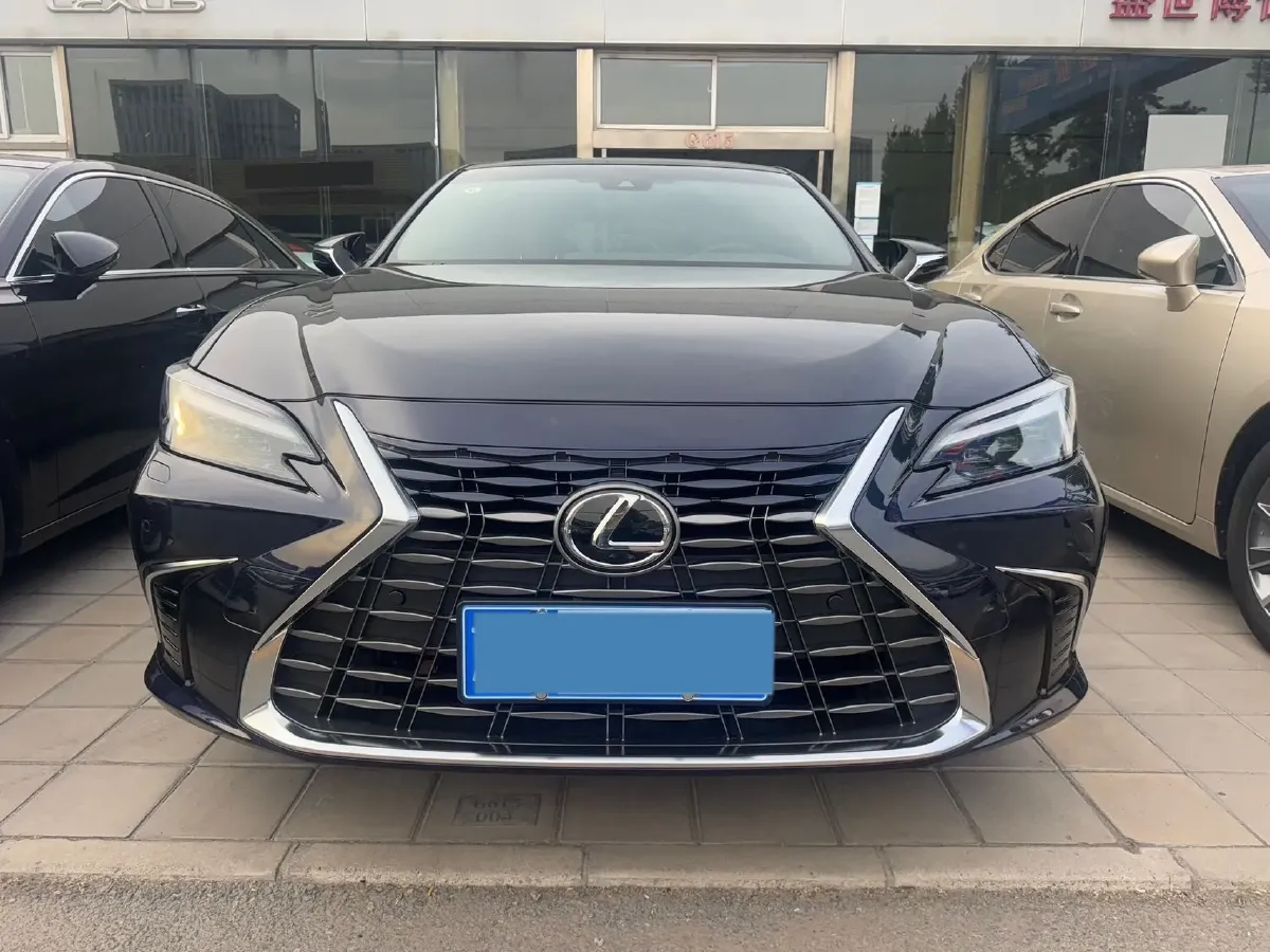 2025 Lexus ES 2.0L 173HP L4 CVT,autocango,china used car exporter,china ev exporter,chinese used car exporter,chinese used ev exporter