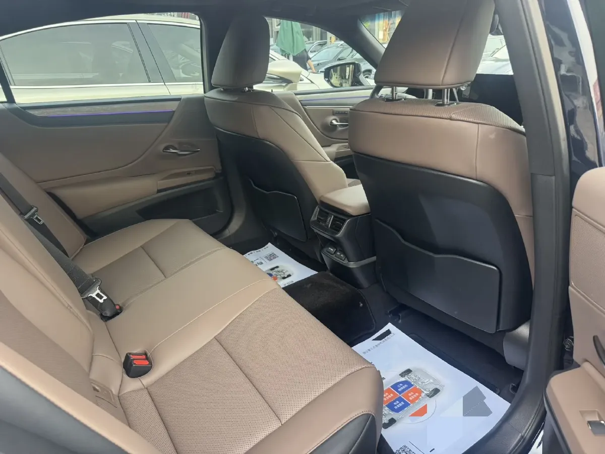 2025 Lexus ES 2.0L 173HP L4 CVT,autocango,china used car exporter,china ev exporter,chinese used car exporter,chinese used ev exporter