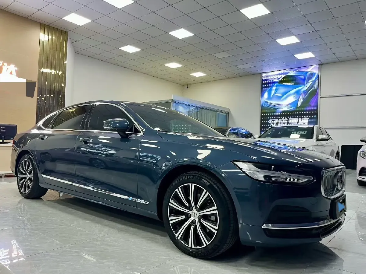 2022 Volvo S90 2.0T 250HP L4 8AT,autocango,china used car exporter,china ev exporter,chinese used car exporter,chinese used ev exporter