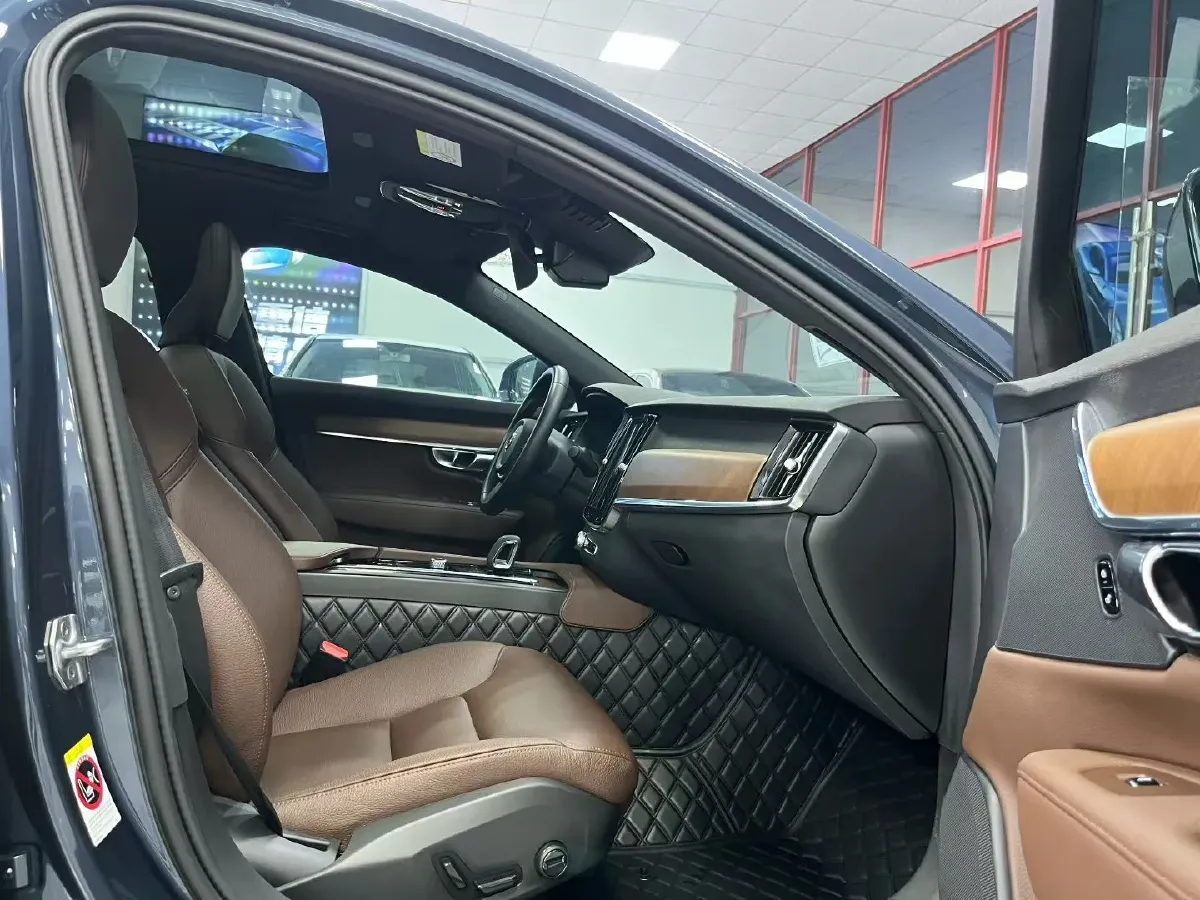 2022 Volvo S90 2.0T 250HP L4 8AT,autocango,china used car exporter,china ev exporter,chinese used car exporter,chinese used ev exporter