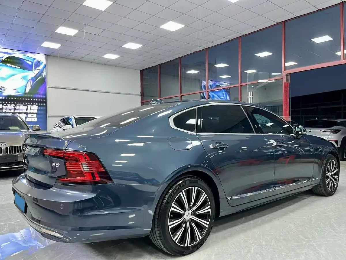 2022 Volvo S90 2.0T 250HP L4 8AT,autocango,china used car exporter,china ev exporter,chinese used car exporter,chinese used ev exporter