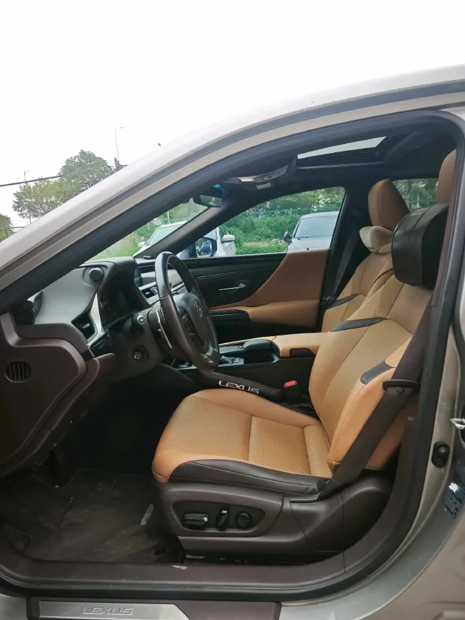 2020 Lexus ES 2.0L 173HP L4 CVT,autocango,china used car exporter,china ev exporter,chinese used car exporter,chinese used ev exporter