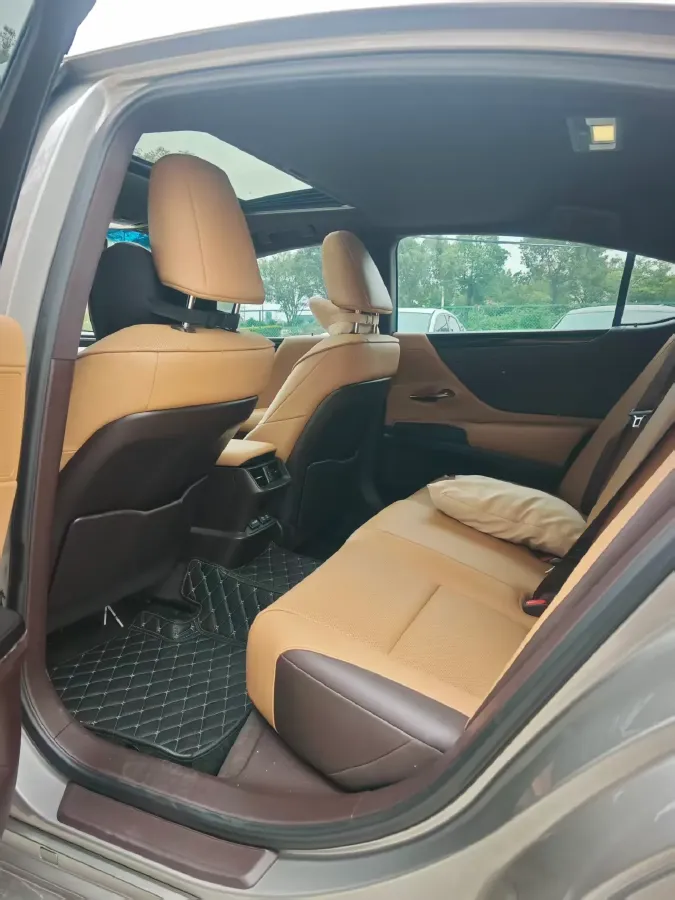 2020 Lexus ES 2.0L 173HP L4 CVT,autocango,china used car exporter,china ev exporter,chinese used car exporter,chinese used ev exporter