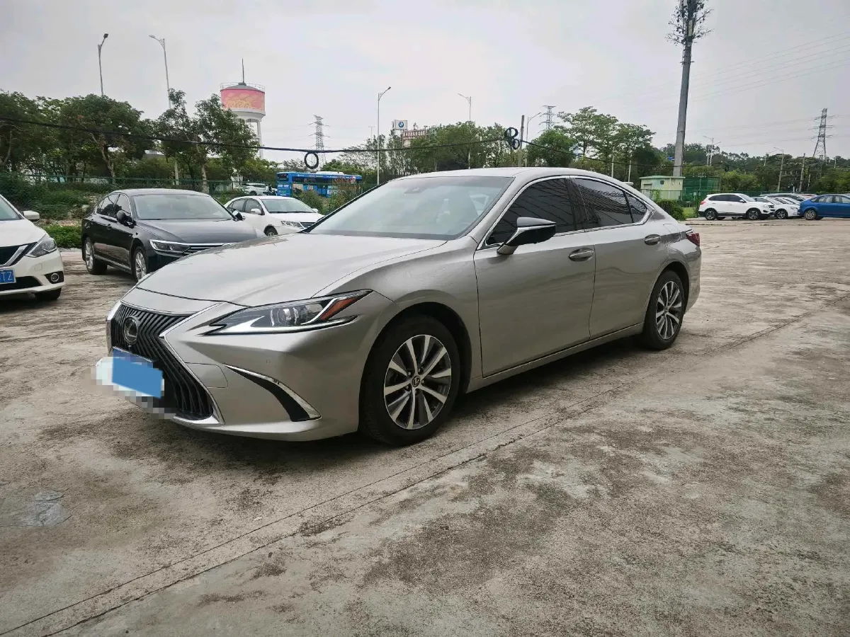 2020 Lexus ES 2.0L 173HP L4 CVT,autocango,china used car exporter,china ev exporter,chinese used car exporter,chinese used ev exporter