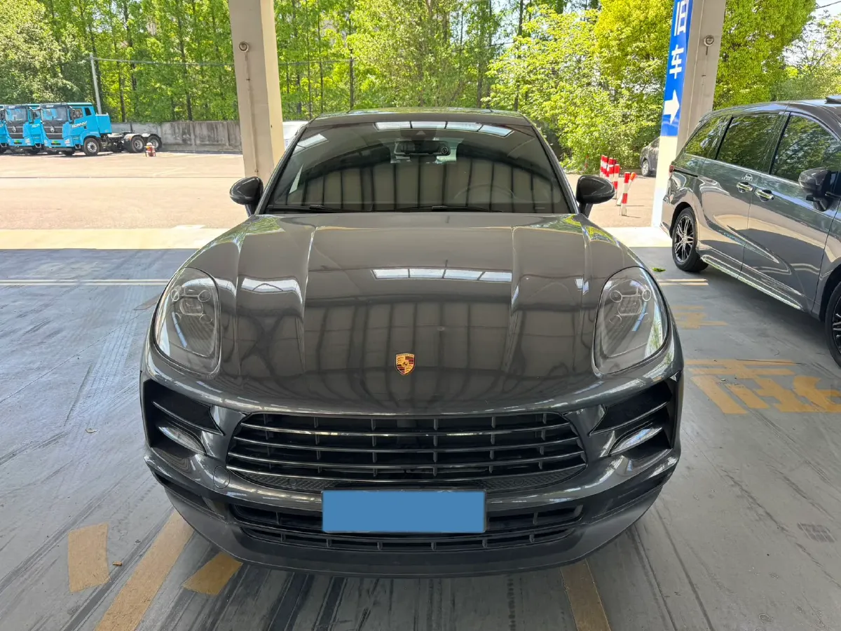 2018 Porsche Macan 2.0T 252HP L4 7DCT,autocango,china used car exporter,china ev exporter,chinese used car exporter,chinese used ev exporter