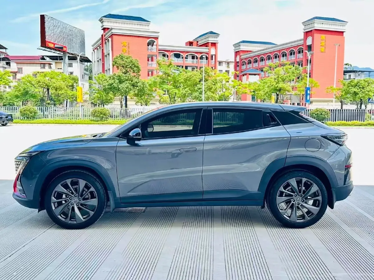2020 ChangAn UNI-T 1.5T 180HP L4 7DCT,autocango,china used car exporter,china ev exporter,chinese used car exporter,chinese used ev exporter