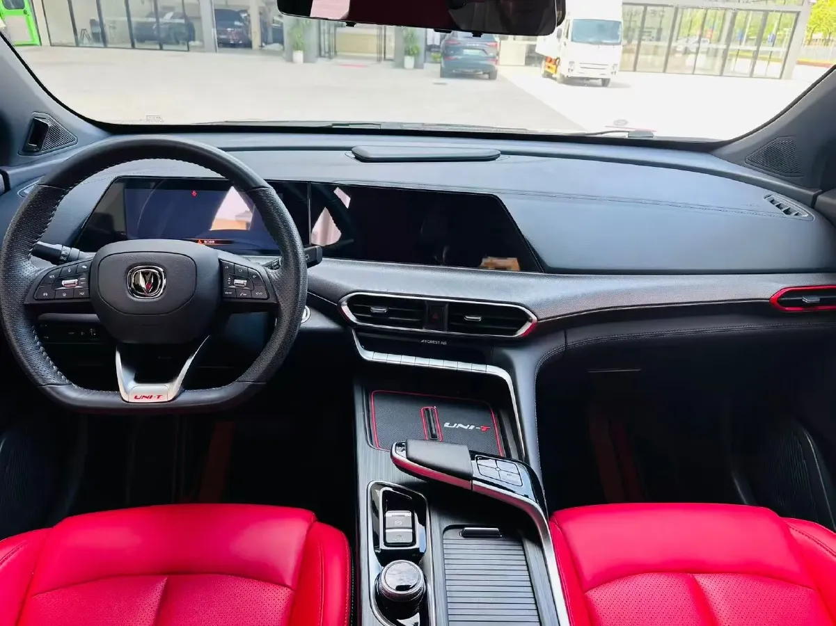 2020 ChangAn UNI-T 1.5T 180HP L4 7DCT,autocango,china used car exporter,china ev exporter,chinese used car exporter,chinese used ev exporter