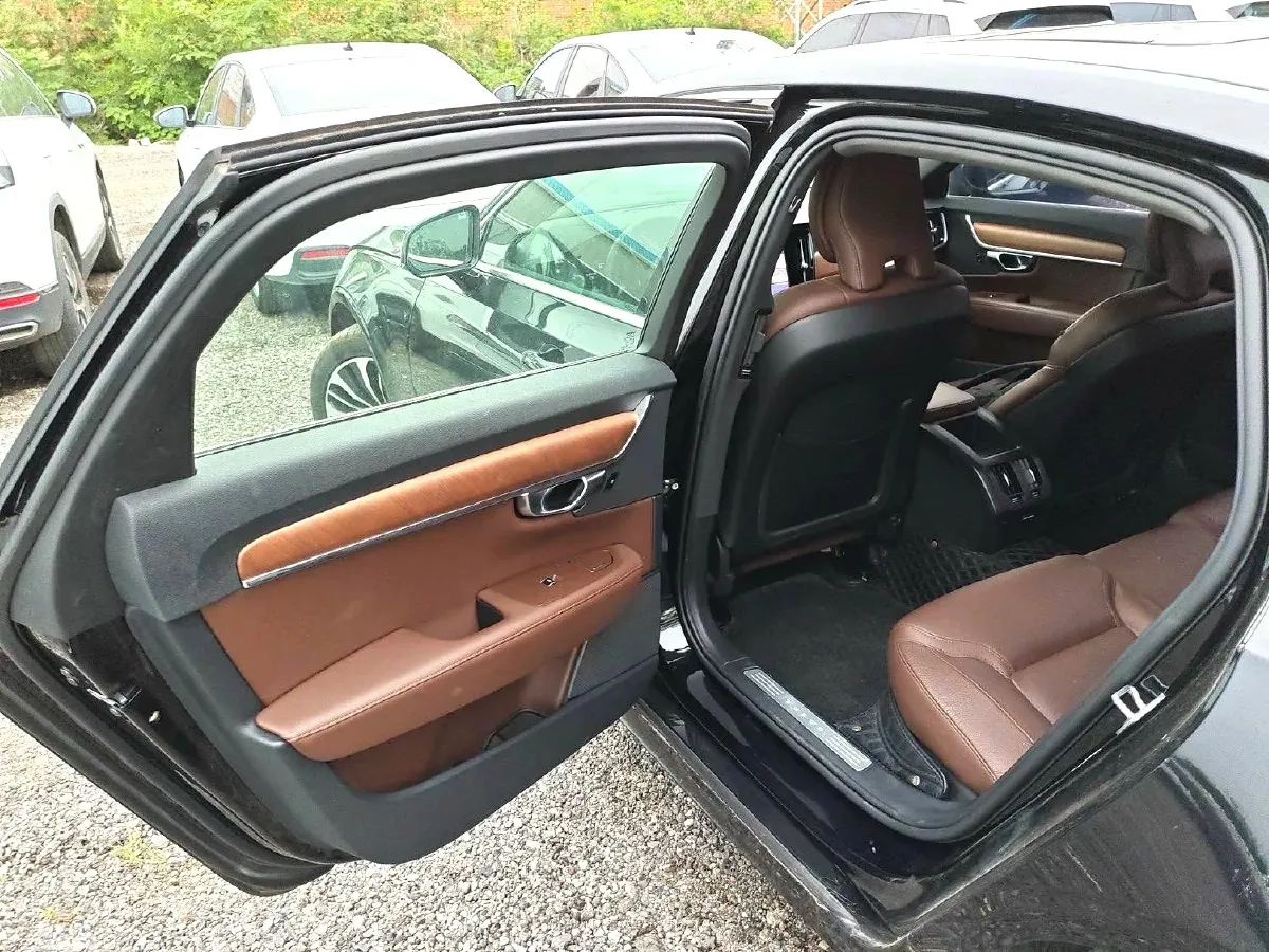 2023 Volvo S90 2.0T 250HP L4 8AT,autocango,china used car exporter,china ev exporter,chinese used car exporter,chinese used ev exporter