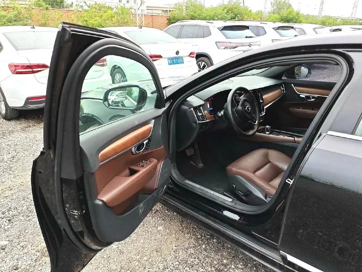2023 Volvo S90 2.0T 250HP L4 8AT,autocango,china used car exporter,china ev exporter,chinese used car exporter,chinese used ev exporter