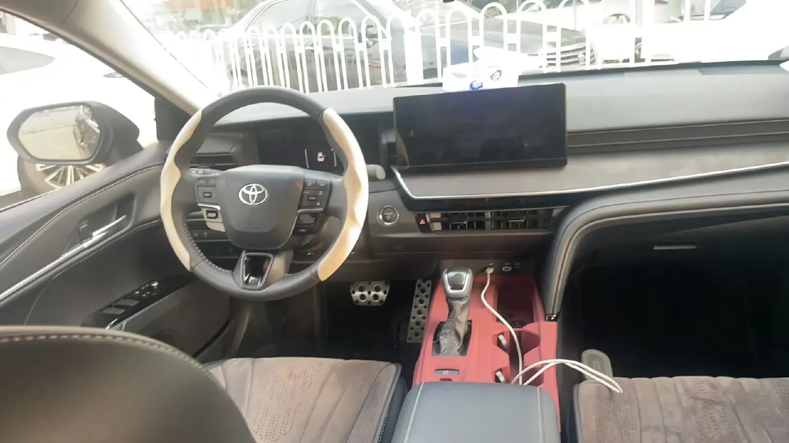 2026 Toyota Camry 2.0L 152HP L4 E-CVT Hybrid,autocango,china used car exporter,china ev exporter,chinese used car exporter,chinese used ev exporter
