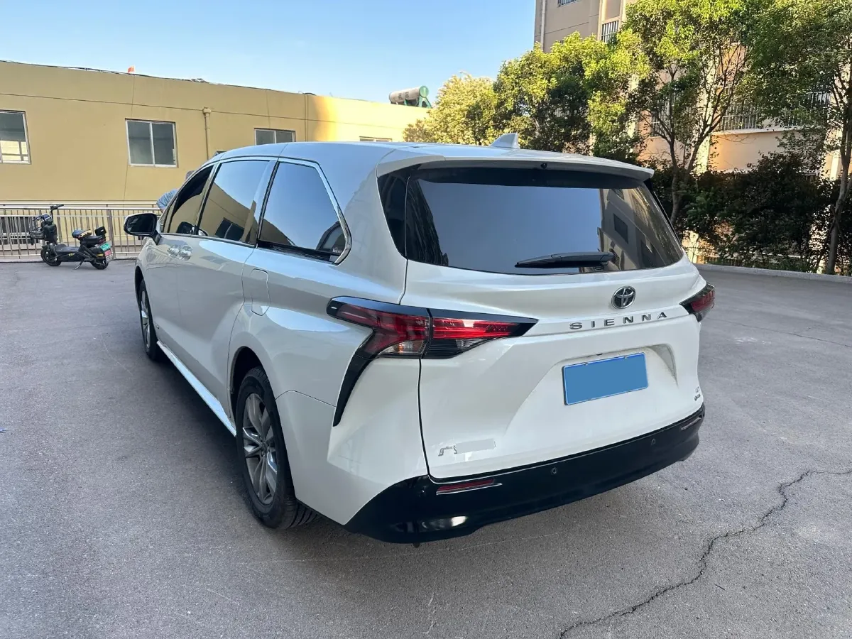 2024 Toyota Sienna 2.5L 189HP L4 E-CVT Hybrid,autocango,china used car exporter,china ev exporter,chinese used car exporter,chinese used ev exporter
