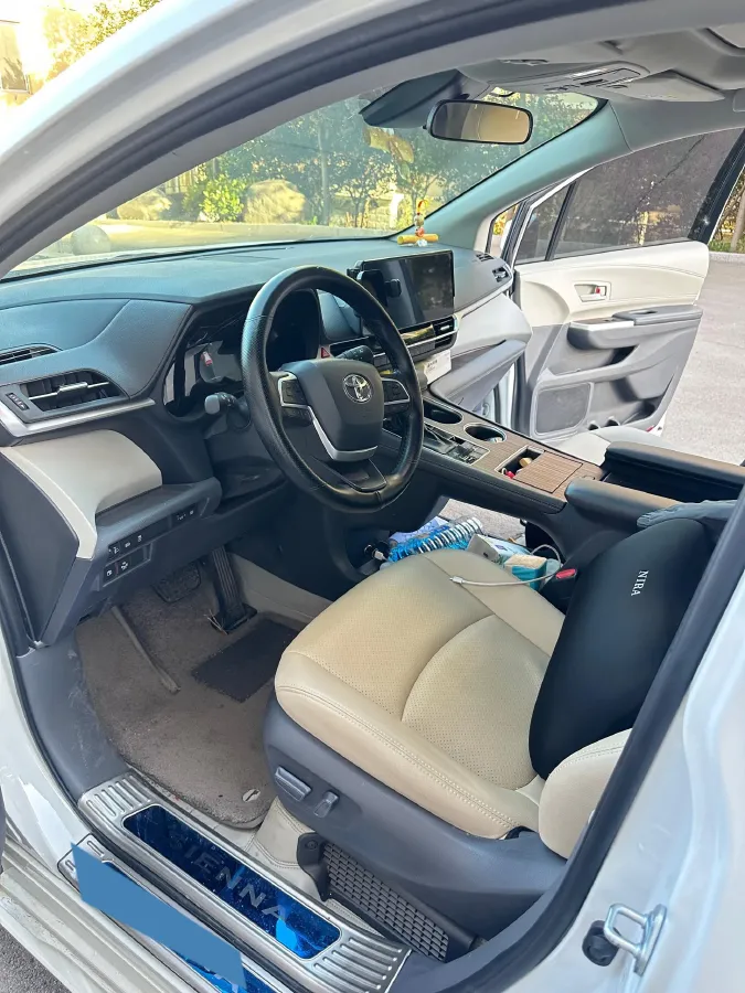 2024 Toyota Sienna 2.5L 189HP L4 E-CVT Hybrid,autocango,china used car exporter,china ev exporter,chinese used car exporter,chinese used ev exporter