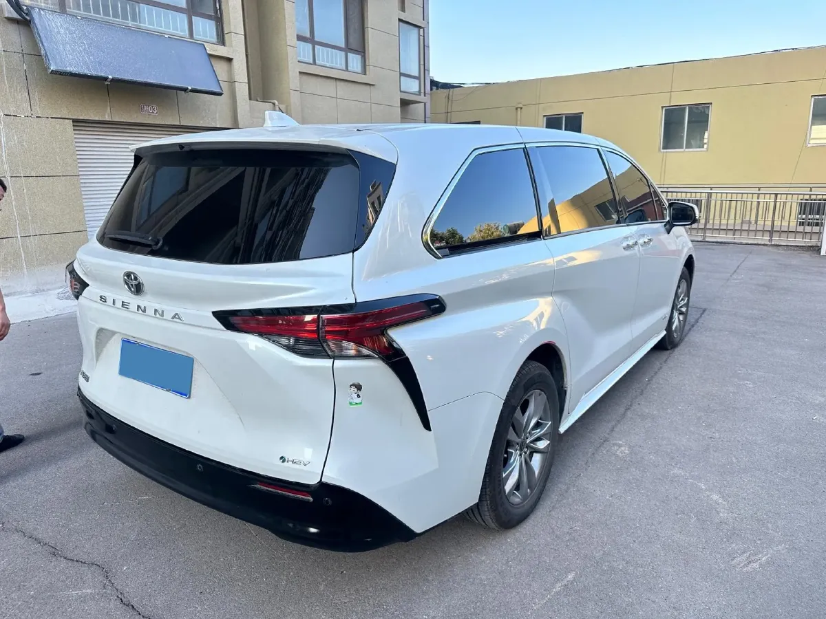 2024 Toyota Sienna 2.5L 189HP L4 E-CVT Hybrid,autocango,china used car exporter,china ev exporter,chinese used car exporter,chinese used ev exporter