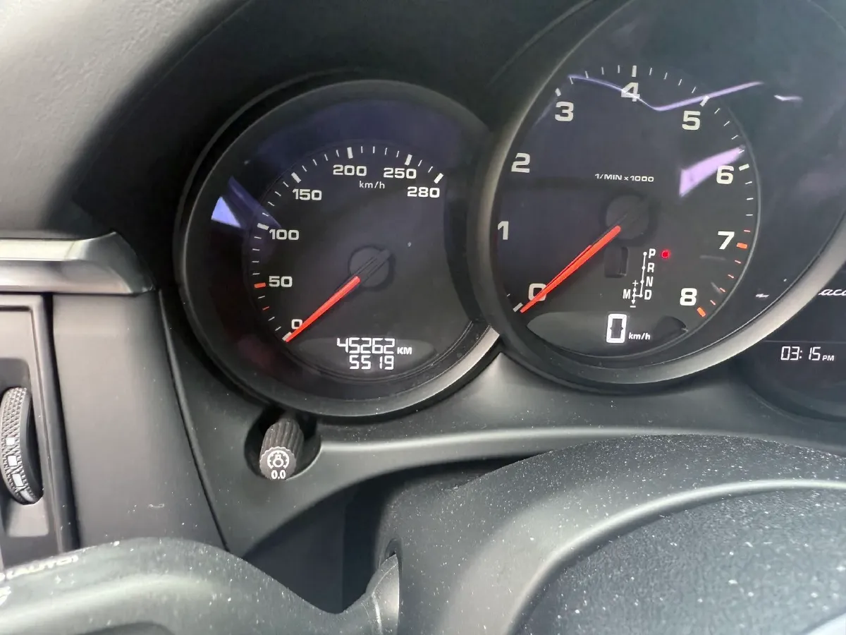 2021 Porsche Macan 2.0T 252HP L4 7DCT,autocango,china used car exporter,china ev exporter,chinese used car exporter,chinese used ev exporter