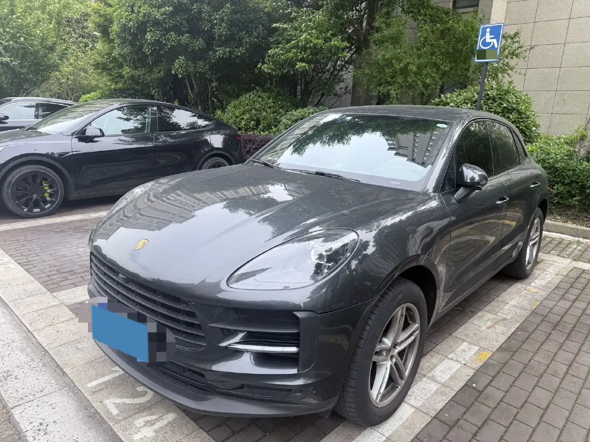 2021 Porsche Macan 2.0T 252HP L4 7DCT,autocango,china used car exporter,china ev exporter,chinese used car exporter,chinese used ev exporter
