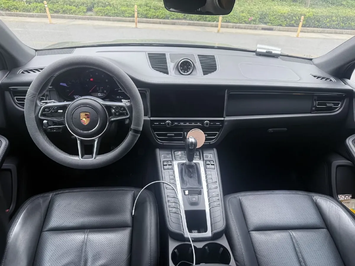2021 Porsche Macan 2.0T 252HP L4 7DCT,autocango,china used car exporter,china ev exporter,chinese used car exporter,chinese used ev exporter