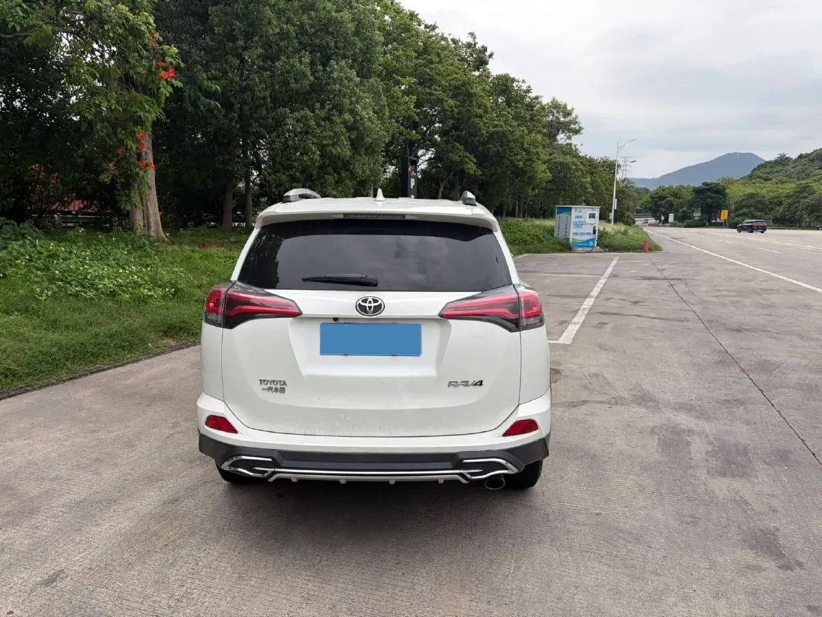 2019 Toyota RAV4 2.0L 151HP L4 CVT,autocango,china used car exporter,china ev exporter,chinese used car exporter,chinese used ev exporter