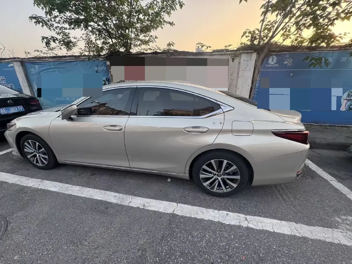 2020 Lexus ES 2.0L 173HP L4 CVT,autocango,china used car exporter,china ev exporter,chinese used car exporter,chinese used ev exporter