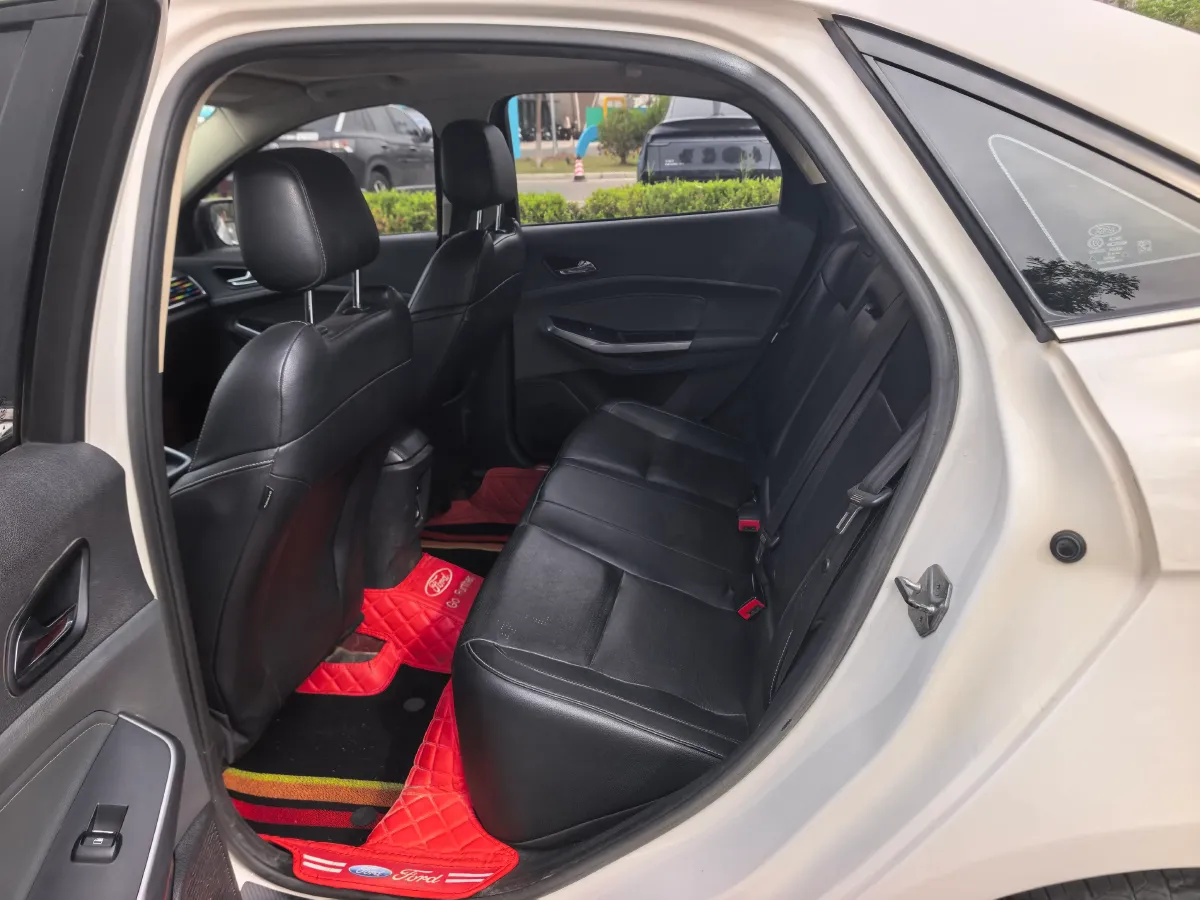 2017 Ford Escort 1.5L 113HP L4 6AT,autocango,china used car exporter,china ev exporter,chinese used car exporter,chinese used ev exporter