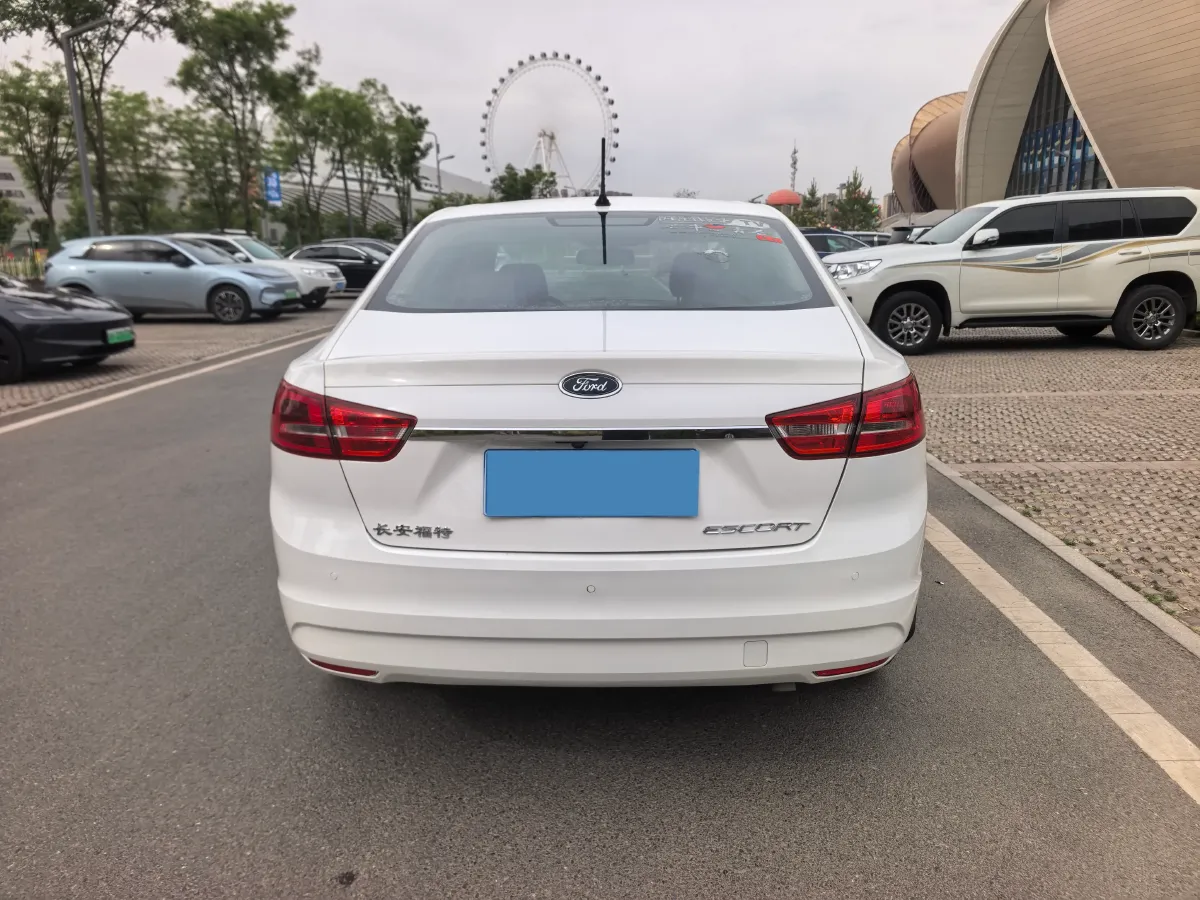 2017 Ford Escort 1.5L 113HP L4 6AT,autocango,china used car exporter,china ev exporter,chinese used car exporter,chinese used ev exporter