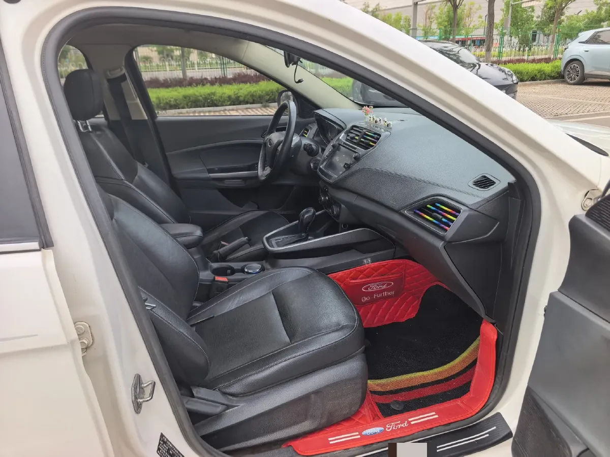 2017 Ford Escort 1.5L 113HP L4 6AT,autocango,china used car exporter,china ev exporter,chinese used car exporter,chinese used ev exporter