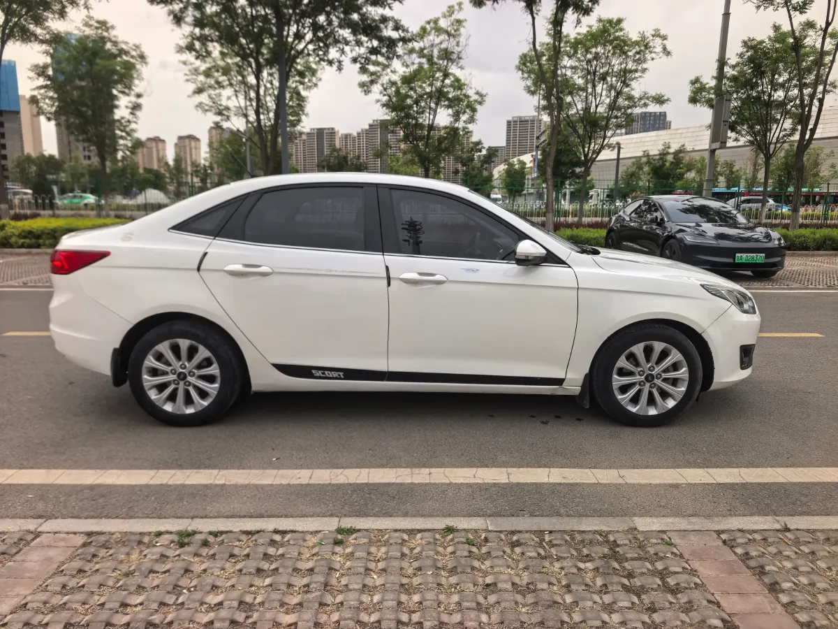 2017 Ford Escort 1.5L 113HP L4 6AT,autocango,china used car exporter,china ev exporter,chinese used car exporter,chinese used ev exporter