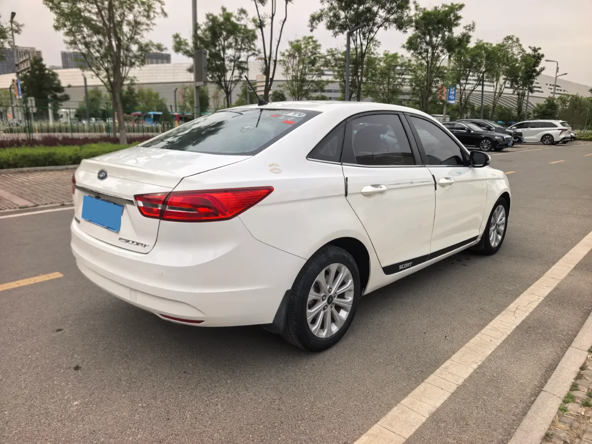 2017 Ford Escort 1.5L 113HP L4 6AT,autocango,china used car exporter,china ev exporter,chinese used car exporter,chinese used ev exporter