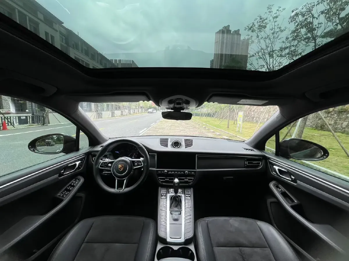 2018 Porsche Macan 2.0T 252HP L4 7DCT,autocango,china used car exporter,china ev exporter,chinese used car exporter,chinese used ev exporter