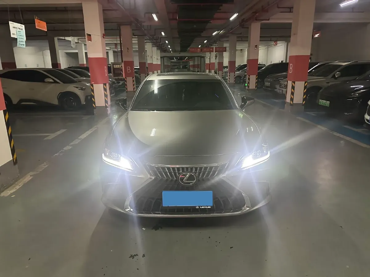2022 Lexus ES 2.0L 173HP L4 CVT,autocango,china used car exporter,china ev exporter,chinese used car exporter,chinese used ev exporter