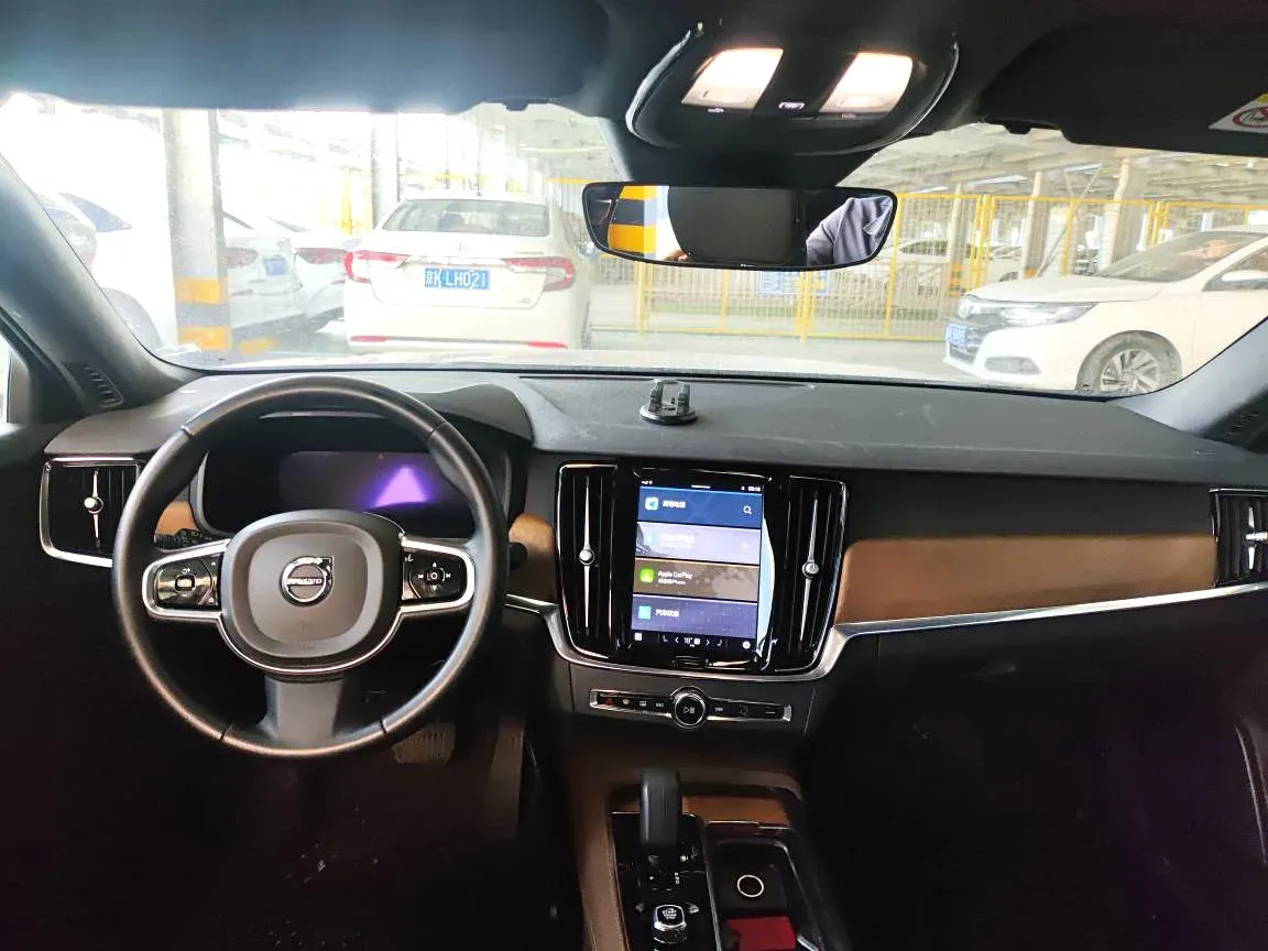 2023 Volvo S90 2.0T 250HP L4 8AT,autocango,china used car exporter,china ev exporter,chinese used car exporter,chinese used ev exporter