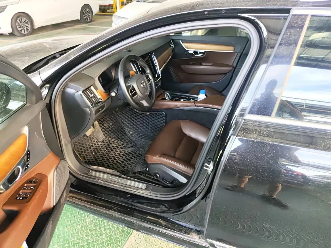 2023 Volvo S90 2.0T 250HP L4 8AT,autocango,china used car exporter,china ev exporter,chinese used car exporter,chinese used ev exporter