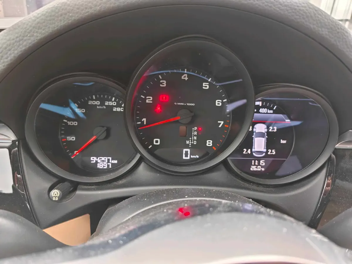 2017 Porsche Macan 2.0T 252HP L4 7DCT,autocango,china used car exporter,china ev exporter,chinese used car exporter,chinese used ev exporter