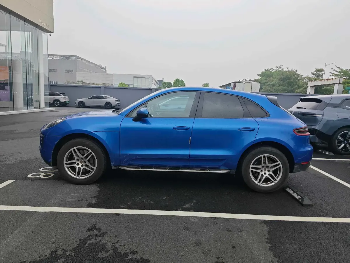 2017 Porsche Macan 2.0T 252HP L4 7DCT,autocango,china used car exporter,china ev exporter,chinese used car exporter,chinese used ev exporter