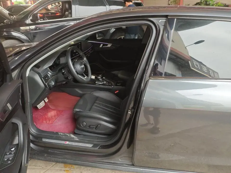 2020 Audi A4L 2.0T 190HP L4 7DCT,autocango,china used car exporter,china ev exporter,chinese used car exporter,chinese used ev exporter