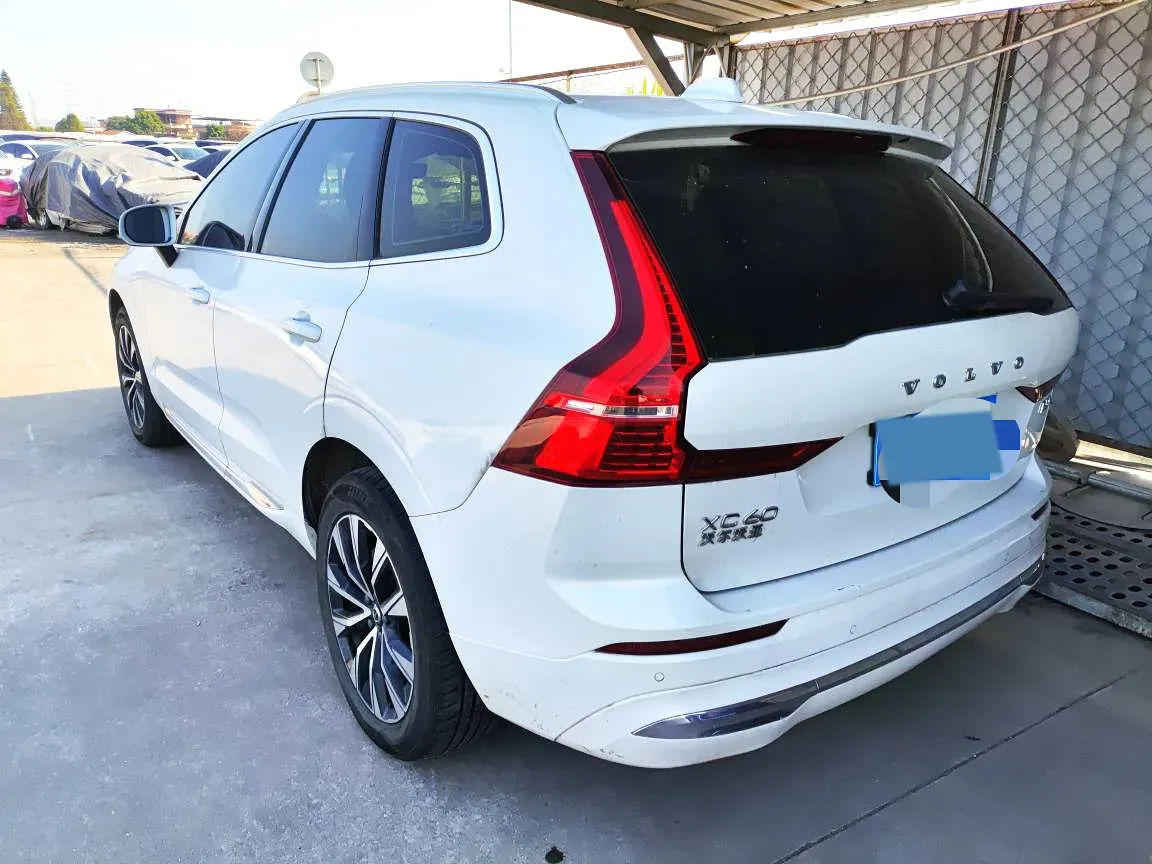 2023 Volvo XC60 2.0T 250HP L4 8AT,autocango,china used car exporter,china ev exporter,chinese used car exporter,chinese used ev exporter