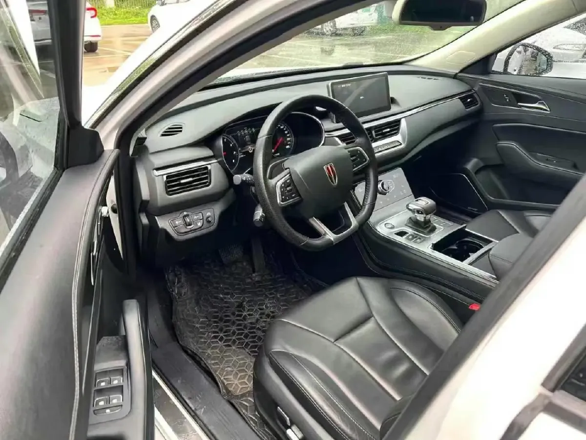 2020 HongQi H5 1.8T 197HP L4 6AT,autocango,china used car exporter,china ev exporter,chinese used car exporter,chinese used ev exporter