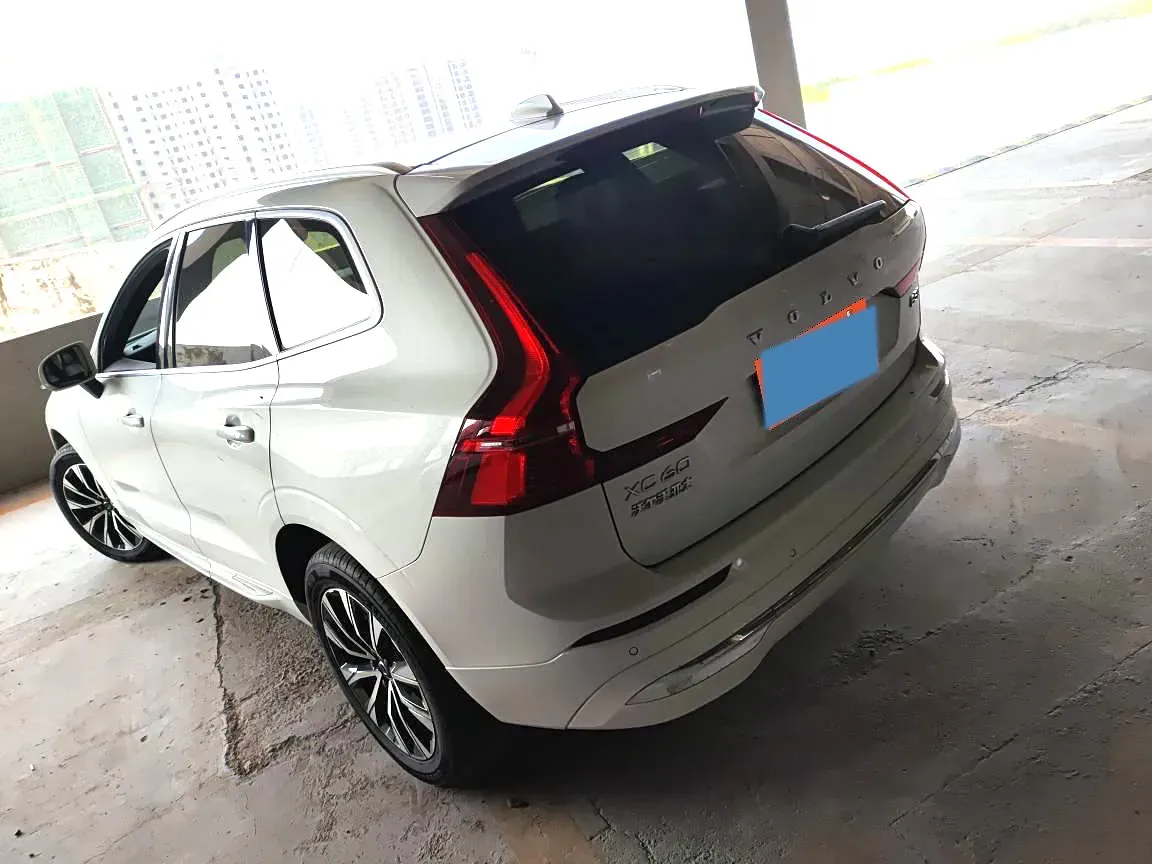 2023 Volvo XC60 2.0T 250HP L4 8AT,autocango,china used car exporter,china ev exporter,chinese used car exporter,chinese used ev exporter