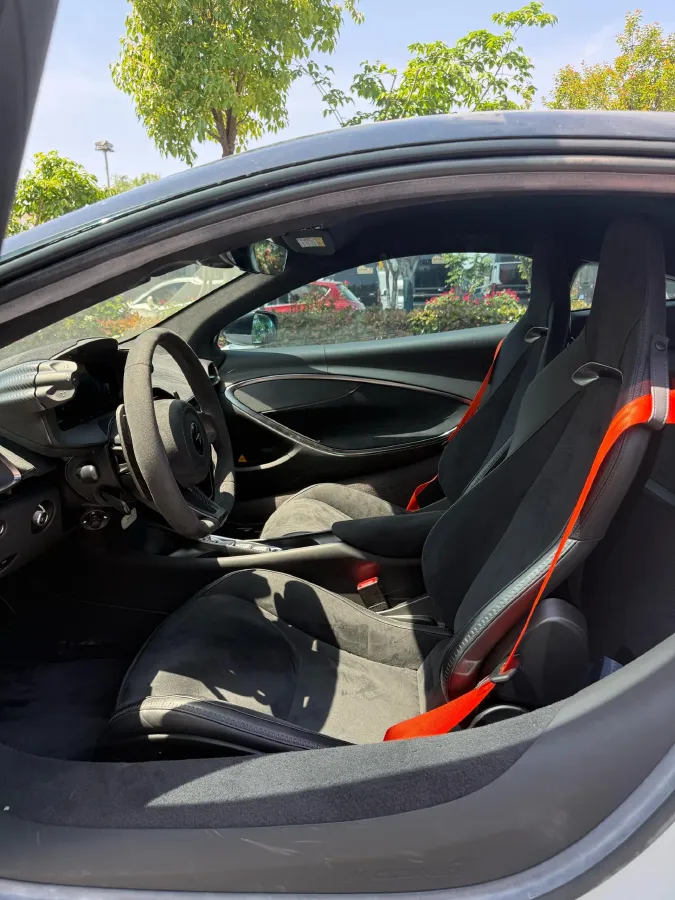 2023 McLaren Artura 3.0T 585HP V6 8DCT PHEV 7.4KWH,autocango,china used car exporter,china ev exporter,chinese used car exporter,chinese used ev exporter