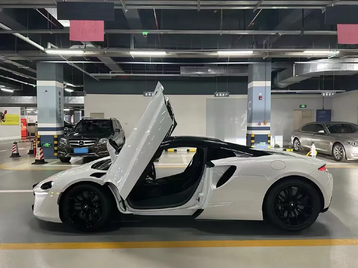 2023 McLaren Artura 3.0T 585HP V6 8DCT PHEV 7.4KWH,autocango,china used car exporter,china ev exporter,chinese used car exporter,chinese used ev exporter