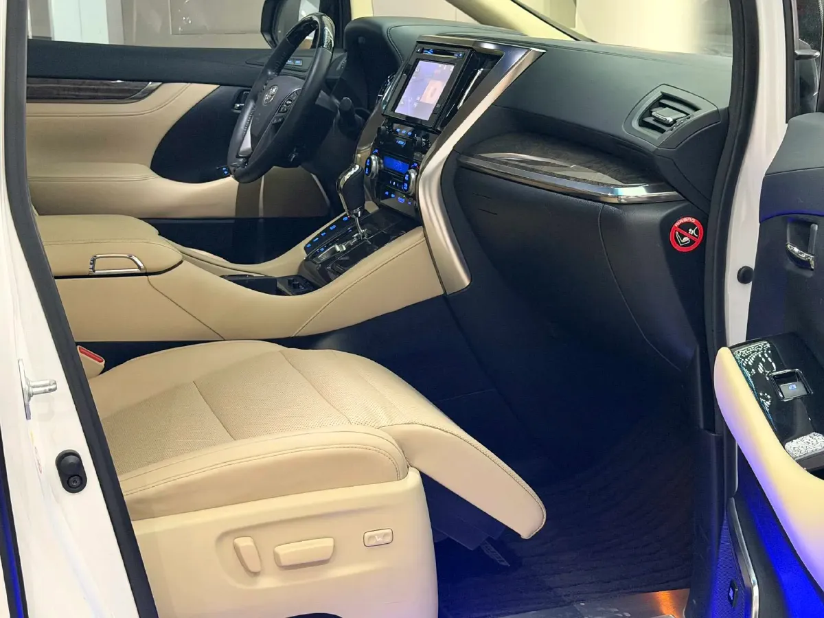 2019 Toyota Alphard 2.5L 117HP L4 E-CVT Hybrid,autocango,china used car exporter,china ev exporter,chinese used car exporter,chinese used ev exporter