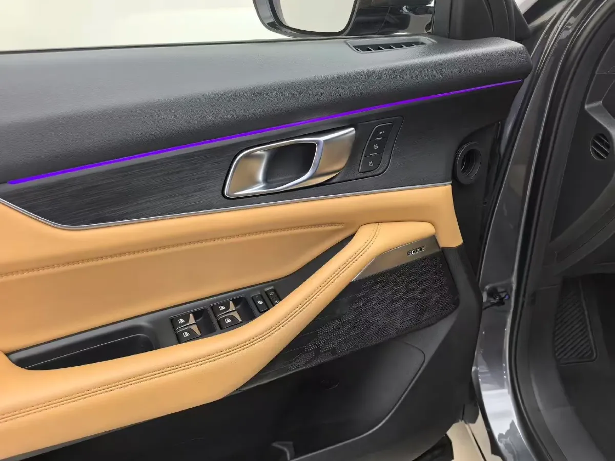 2021 ChangAn UNI-K 2.0T 233HP L4 8AT,autocango,china used car exporter,china ev exporter,chinese used car exporter,chinese used ev exporter