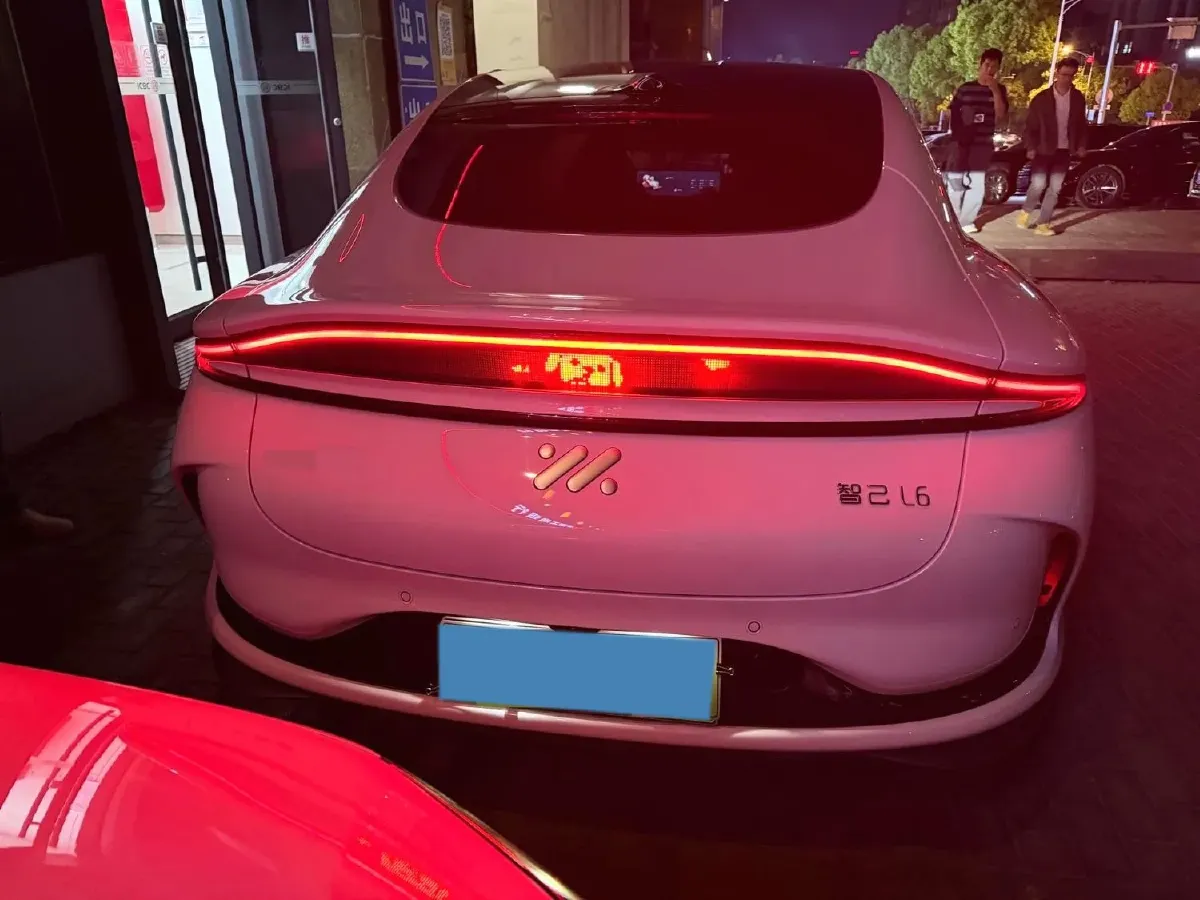 2024 IM L6 BEV 75KWH,autocango,china used car exporter,china ev exporter,chinese used car exporter,chinese used ev exporter