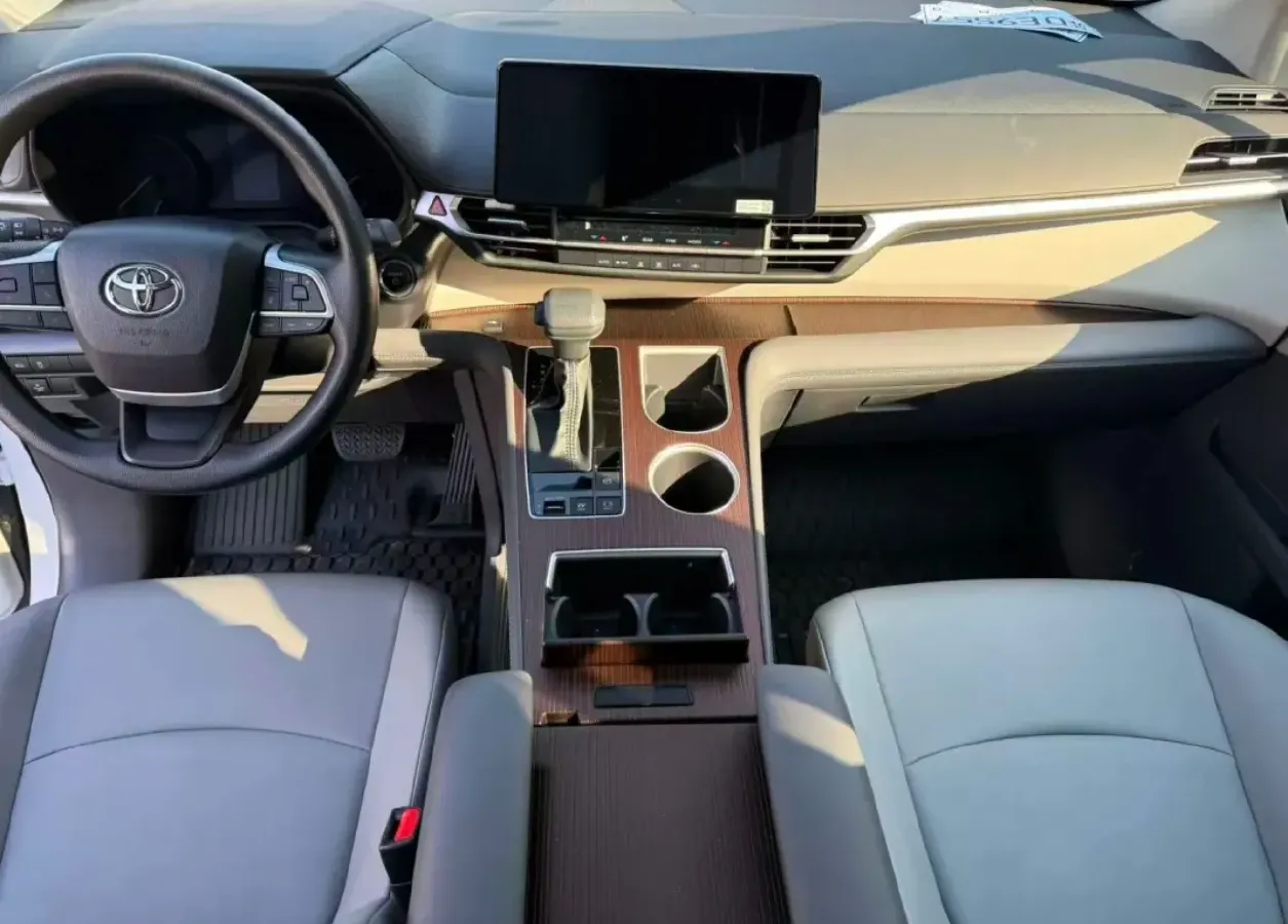 2024 Toyota Granvia 2.5L 189HP L4 E-CVT Hybrid,autocango,china used car exporter,china ev exporter,chinese used car exporter,chinese used ev exporter