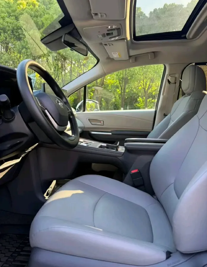 2024 Toyota Granvia 2.5L 189HP L4 E-CVT Hybrid,autocango,china used car exporter,china ev exporter,chinese used car exporter,chinese used ev exporter