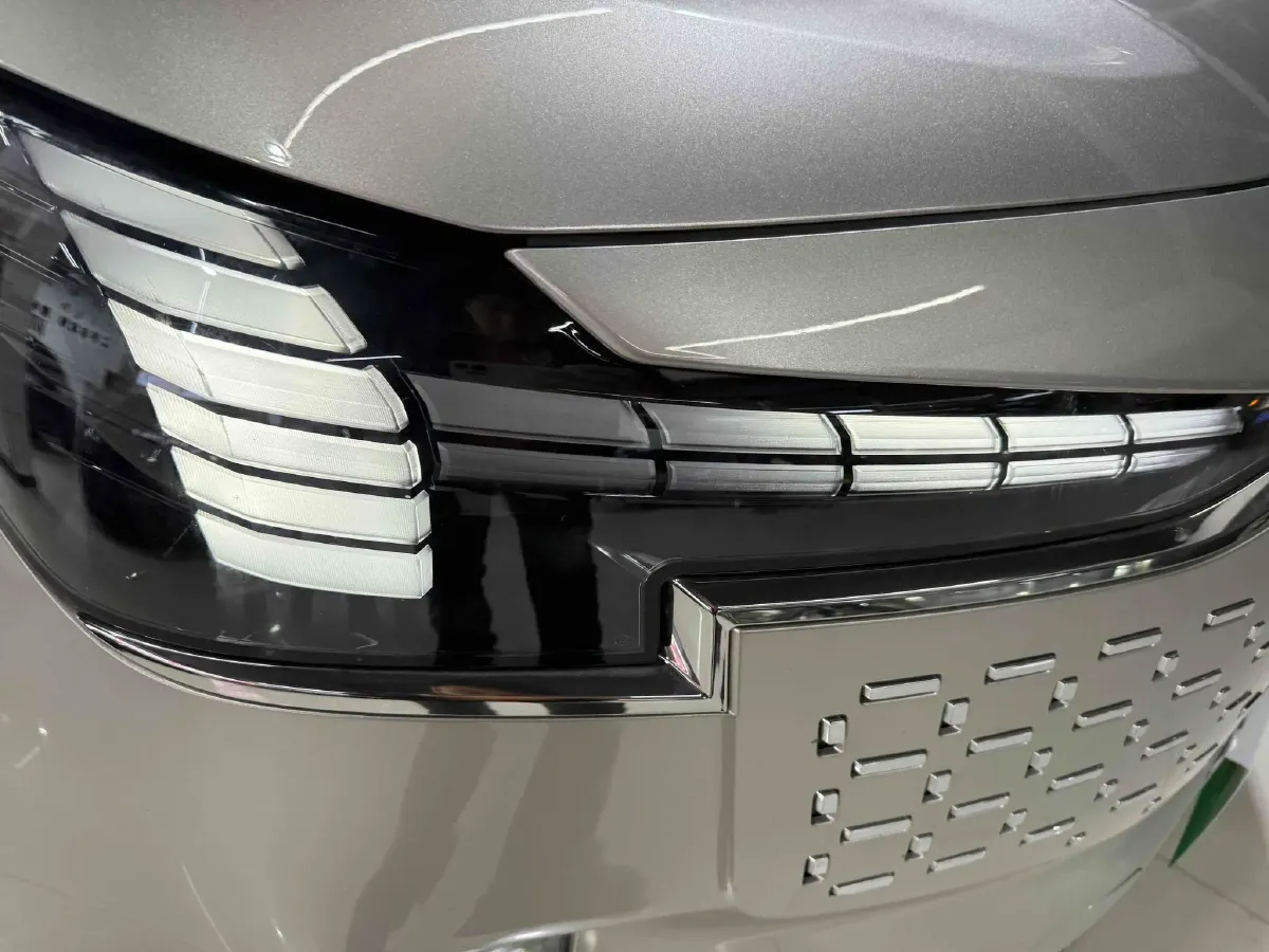 2025 Volvo EM90 BEV 116KWH,autocango,china used car exporter,china ev exporter,chinese used car exporter,chinese used ev exporter